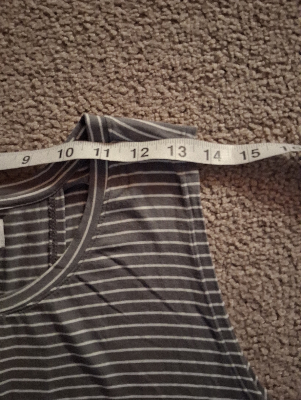 Old Navy Tank Top Bundle - 2 Tops - Picture 14 of 16